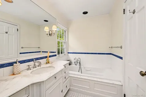 224 Old Colony Road Hartsdale NY 10530