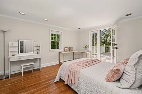 224 Old Colony Road Hartsdale NY 10530