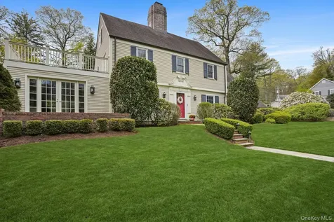224 Old Colony Road Hartsdale NY 10530