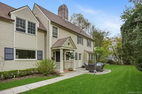 224 Old Colony Road Hartsdale NY 10530