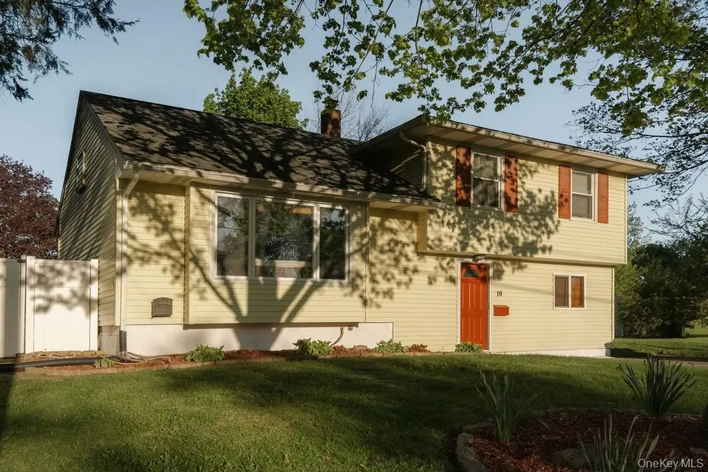 10 Cambridge Drive Red Hook NY 12571