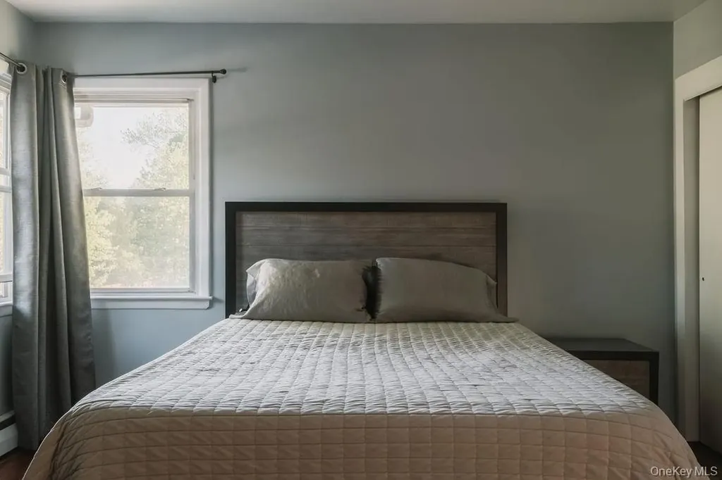 10 Cambridge Drive Red Hook NY 12571
