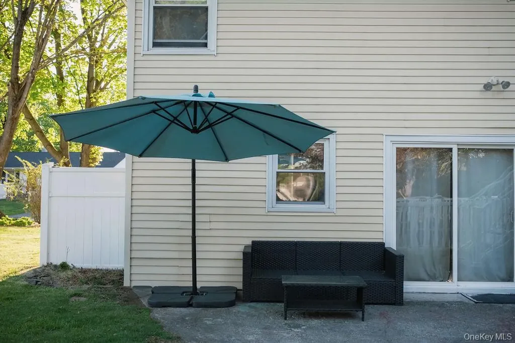 10 Cambridge Drive Red Hook NY 12571