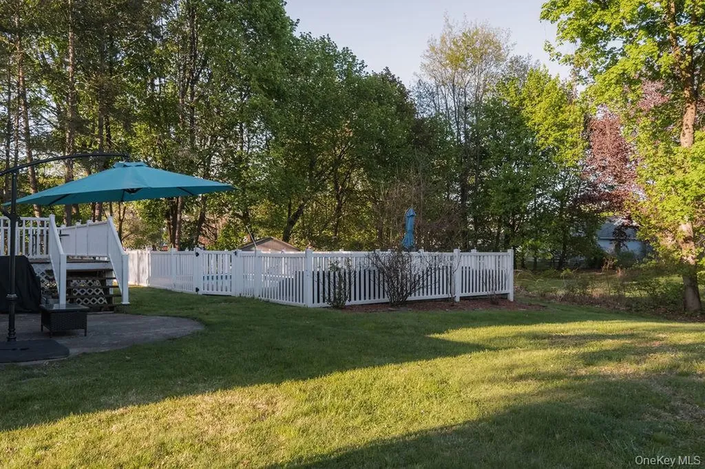 10 Cambridge Drive Red Hook NY 12571