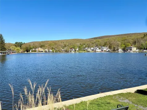 42 Waterstone Road Greenwood Lake NY 10925