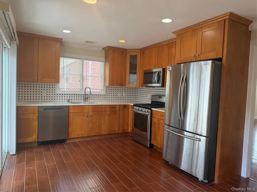 53 Juniper Port Washington NY 11050