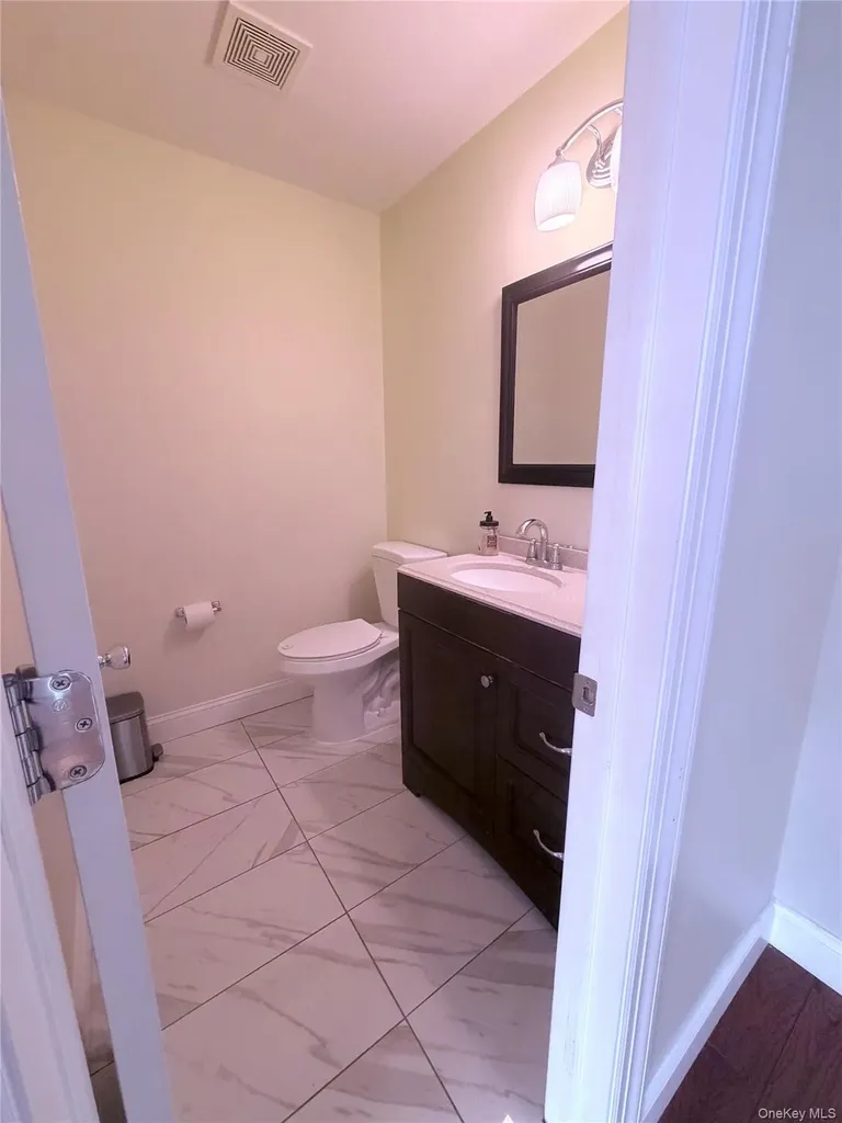 53 Juniper Port Washington NY 11050