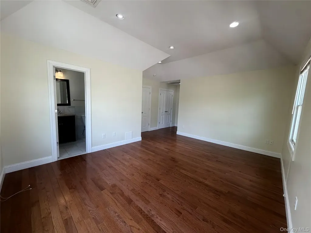 53 Juniper Port Washington NY 11050