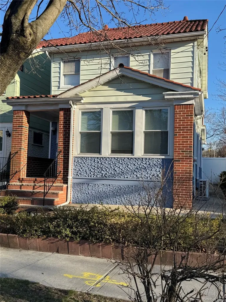 8802 79th Avenue Glendale NY 11385