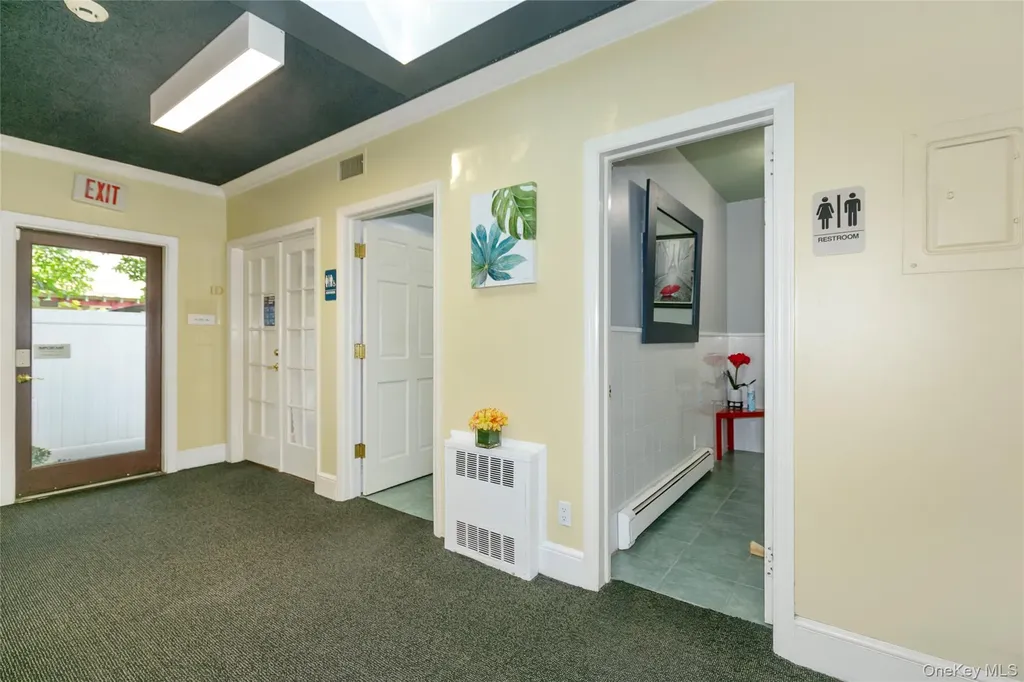 293 Castle Avenue Westbury NY 11590