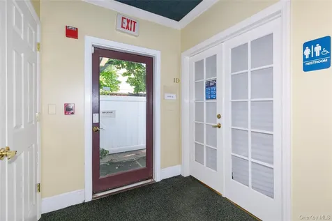293 Castle Avenue Westbury NY 11590