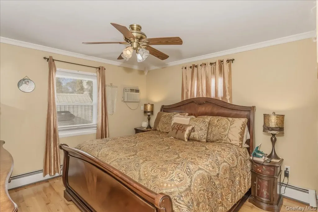 25 Summit Lane Levittown NY 11756
