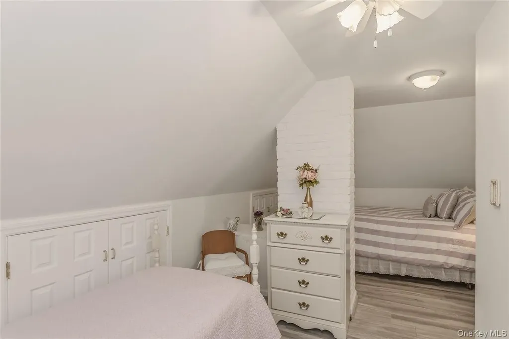 25 Summit Lane Levittown NY 11756