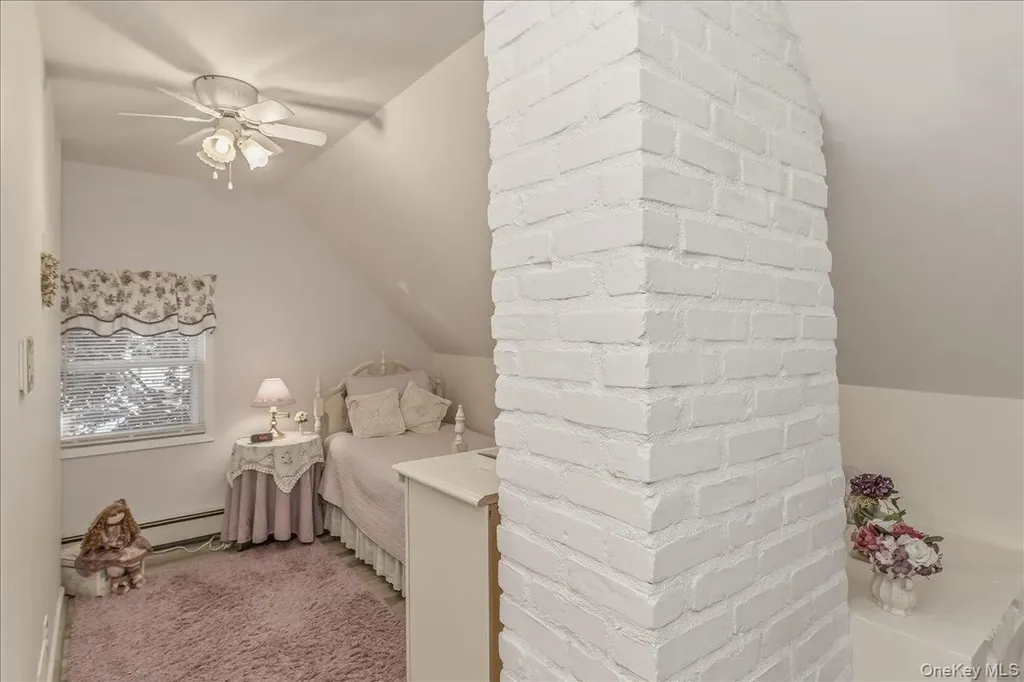 25 Summit Lane Levittown NY 11756