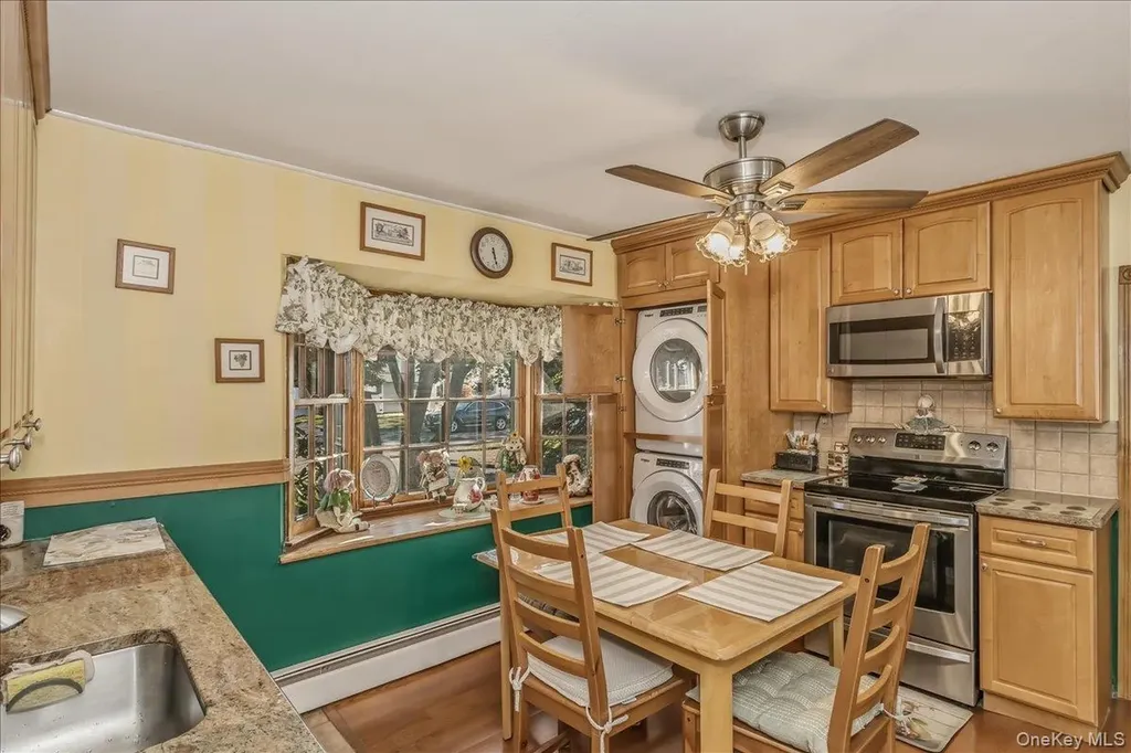 25 Summit Lane Levittown NY 11756