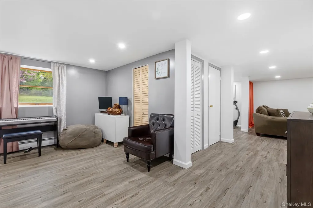 258 Scotchtown Collabar Road Middletown NY 10941