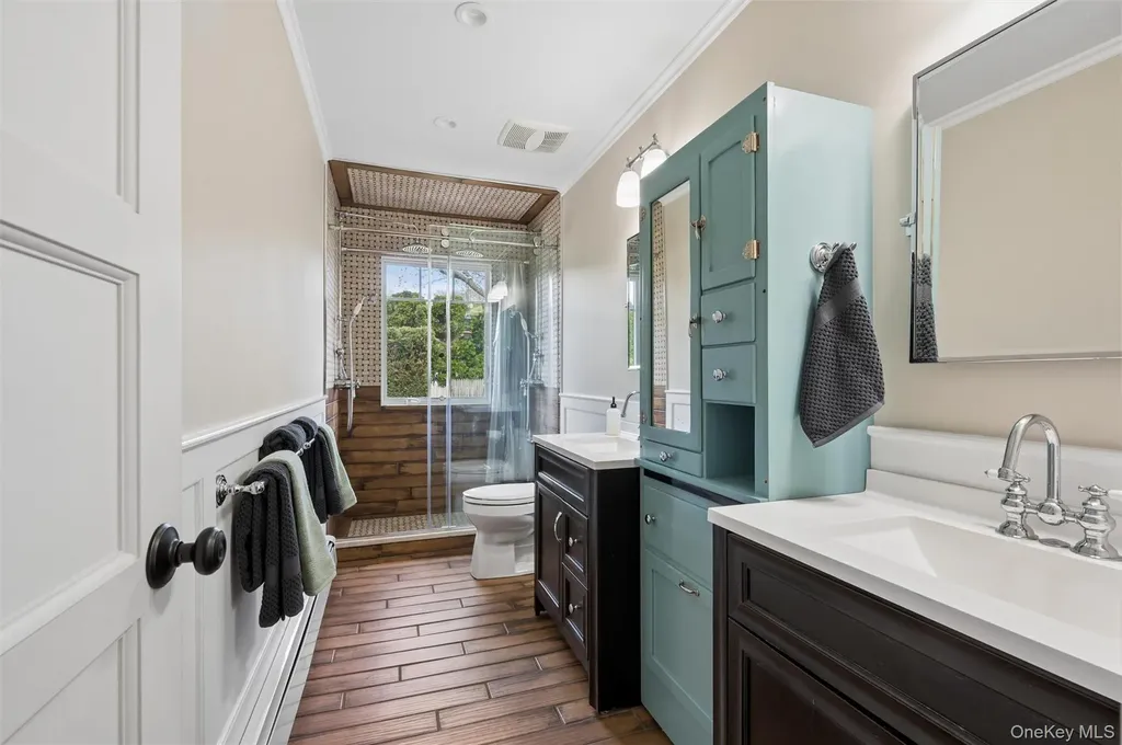 5 Maryland Boulevard Hampton Bays NY 11946
