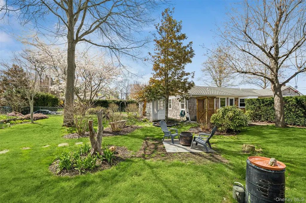 5 Maryland Boulevard Hampton Bays NY 11946