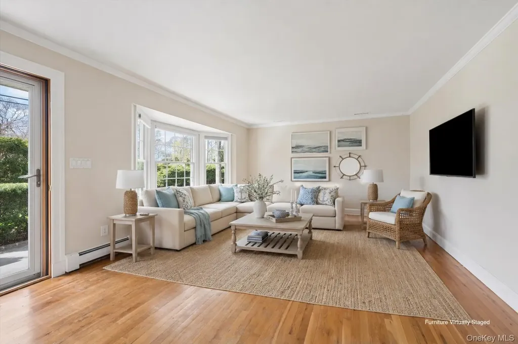 5 Maryland Boulevard Hampton Bays NY 11946