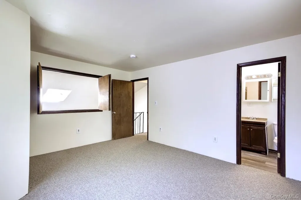 32 Genung Street Middletown NY 10940