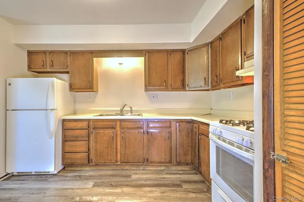 32 Genung Street Middletown NY 10940