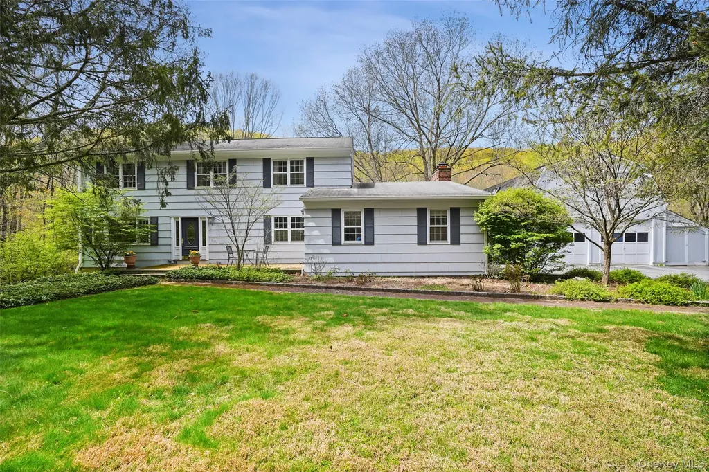 112 Parkview Road N Pound Ridge NY 10576