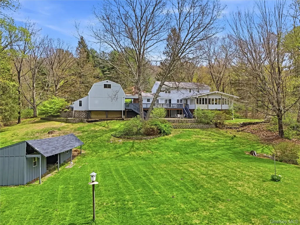 112 Parkview Road N Pound Ridge NY 10576
