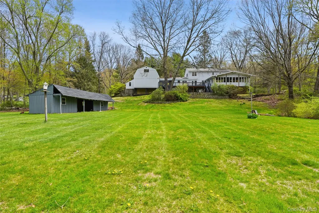 112 Parkview Road N Pound Ridge NY 10576