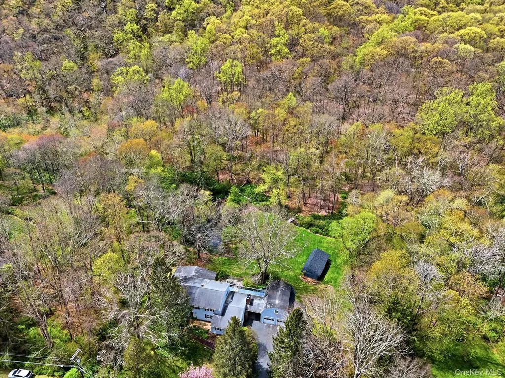 112 Parkview Road N Pound Ridge NY 10576
