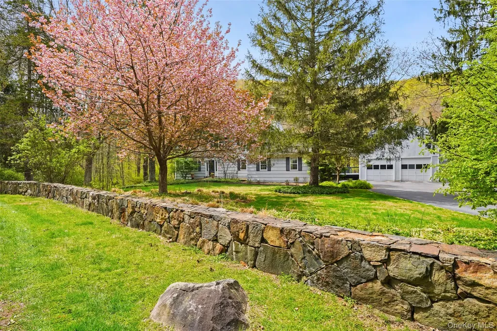 112 Parkview Road N Pound Ridge NY 10576