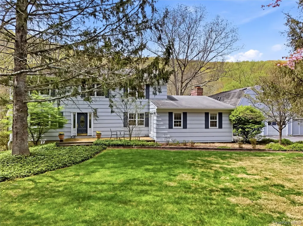 112 Parkview Road N Pound Ridge NY 10576