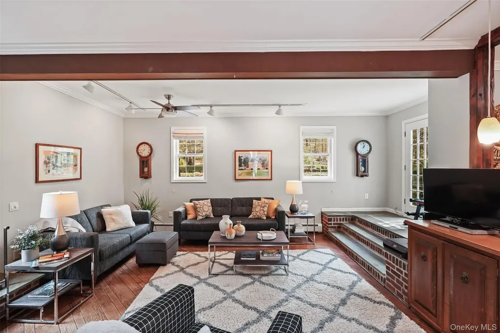 112 Parkview Road N Pound Ridge NY 10576