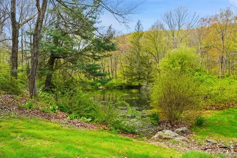 112 Parkview Road N Pound Ridge NY 10576