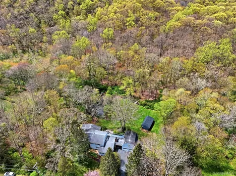 112 Parkview Road N Pound Ridge NY 10576