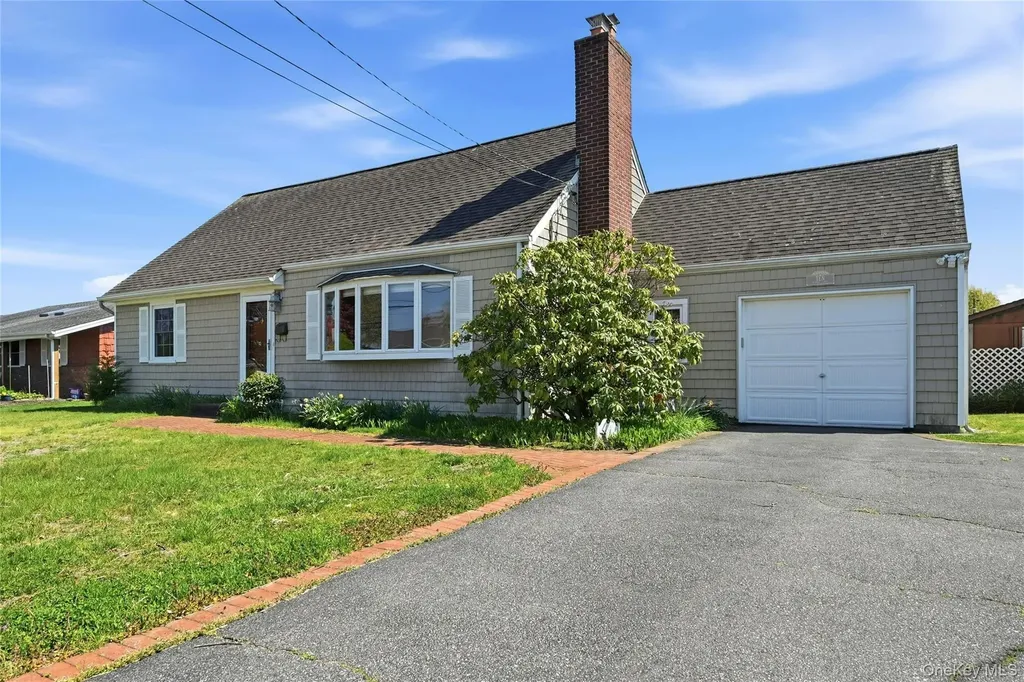 10 Bunny Lane Amityville NY 11701