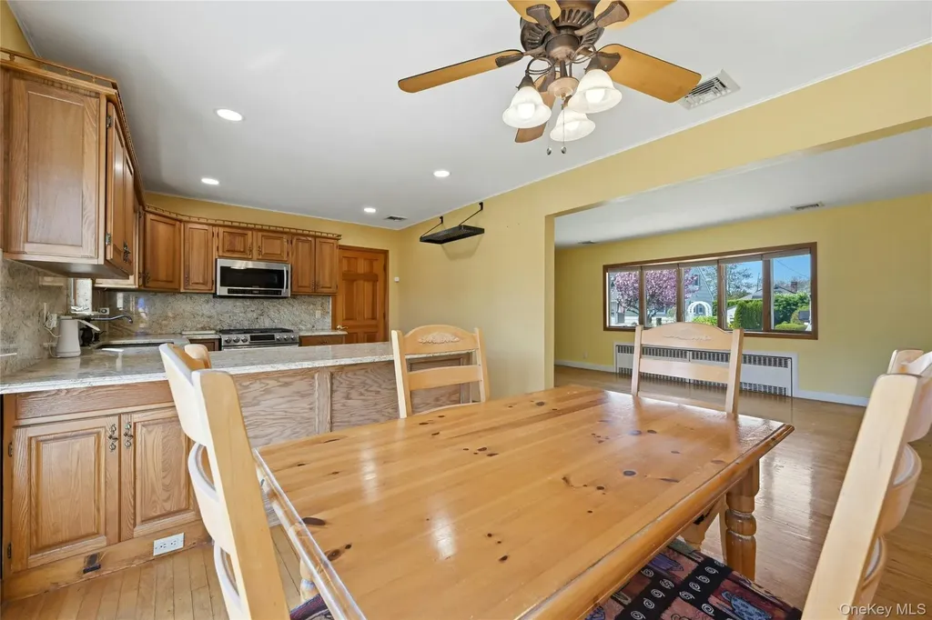 10 Bunny Lane Amityville NY 11701