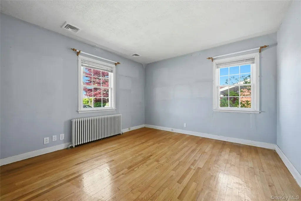 10 Bunny Lane Amityville NY 11701