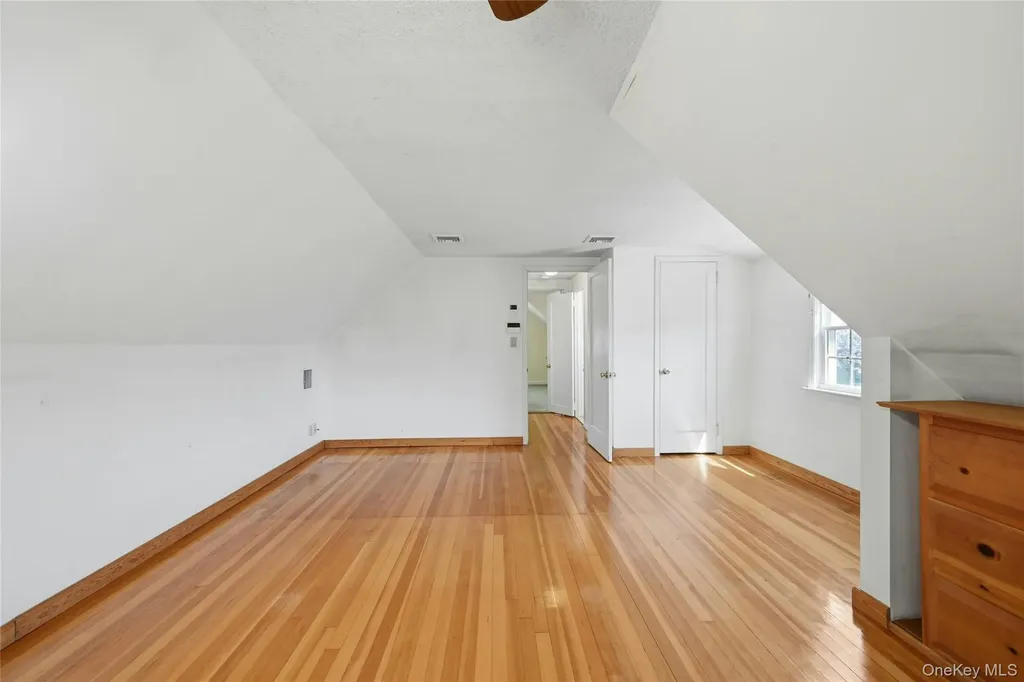 10 Bunny Lane Amityville NY 11701