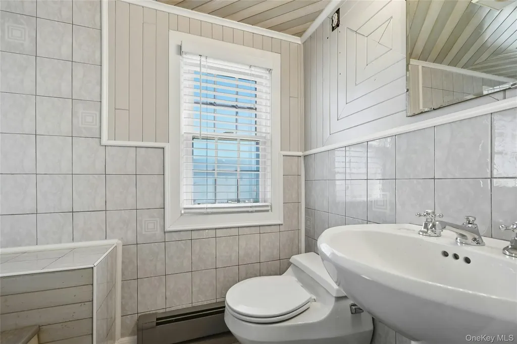 10 Bunny Lane Amityville NY 11701