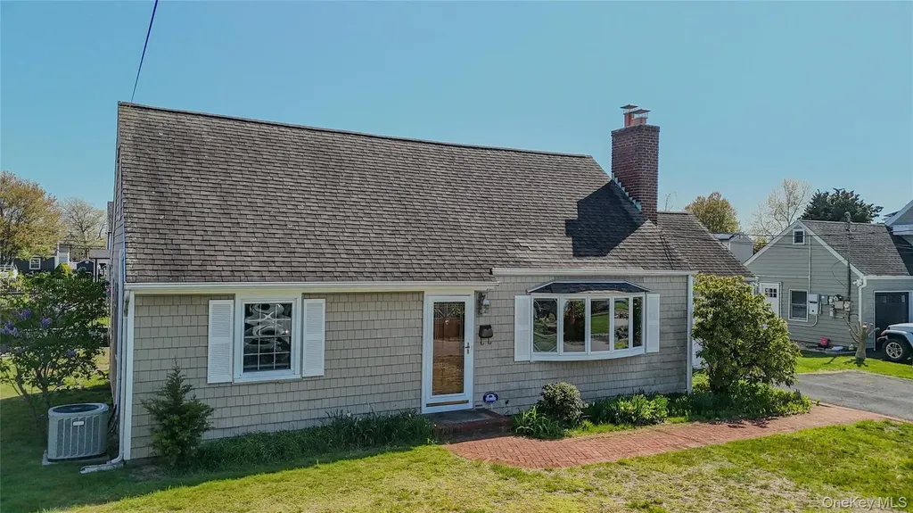 10 Bunny Lane Amityville NY 11701