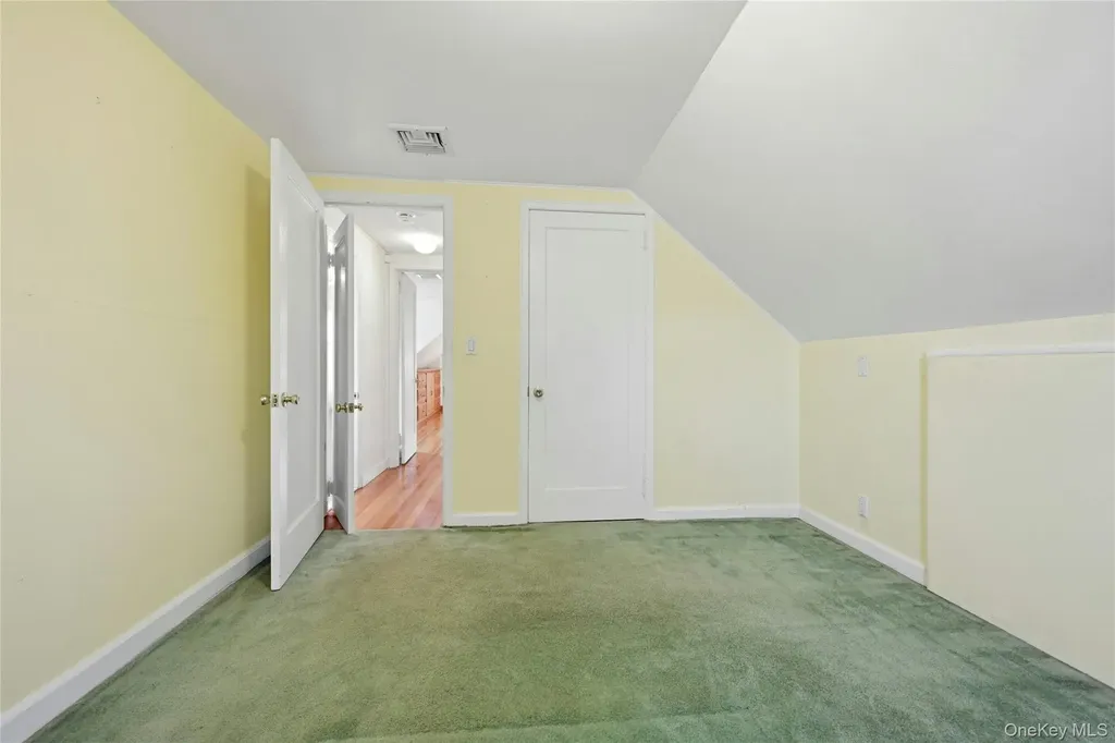 10 Bunny Lane Amityville NY 11701