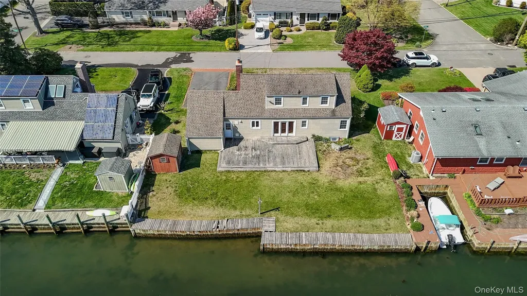 10 Bunny Lane Amityville NY 11701