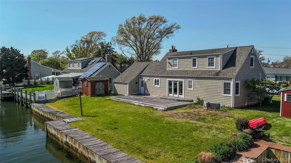 10 Bunny Lane Amityville NY 11701