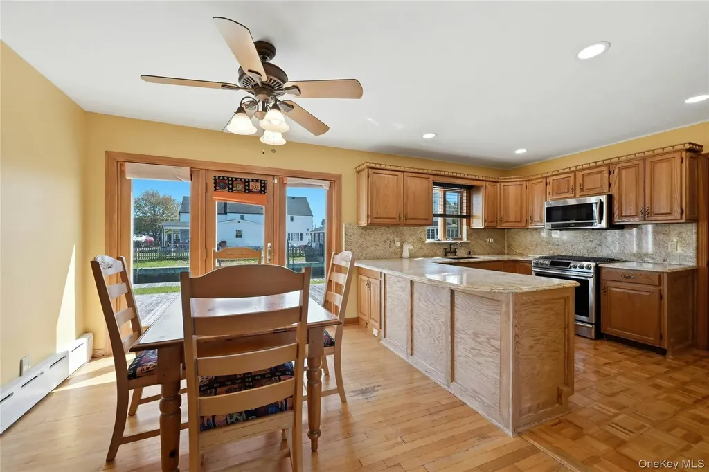 10 Bunny Lane Amityville NY 11701