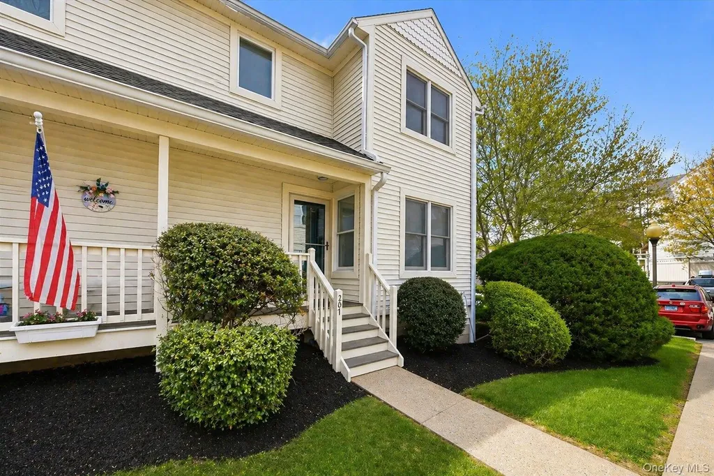 207 Cornwall Meadows Lane Patterson NY 12563