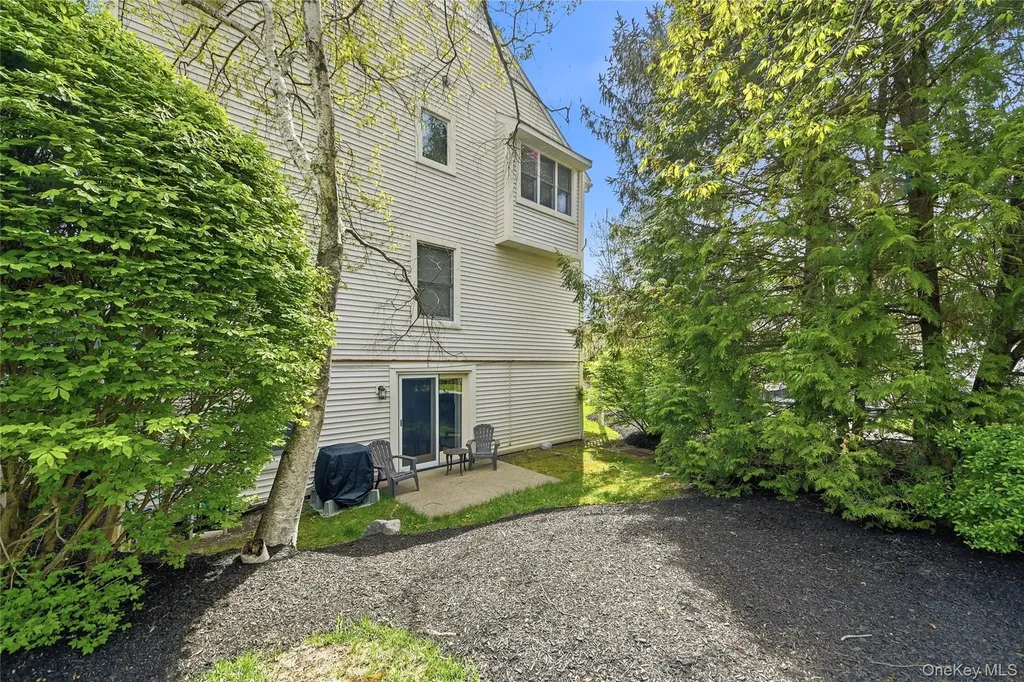 207 Cornwall Meadows Lane Patterson NY 12563