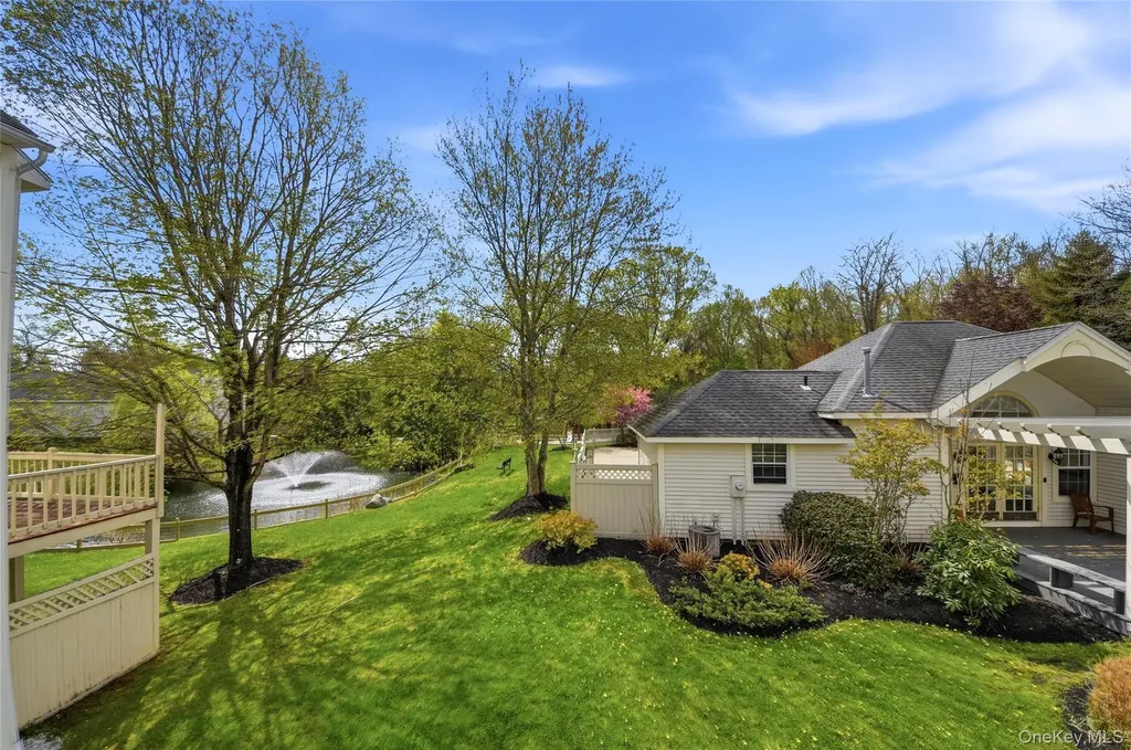 207 Cornwall Meadows Lane Patterson NY 12563