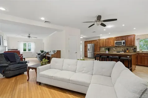 61 Jane Street Hartsdale NY 10530