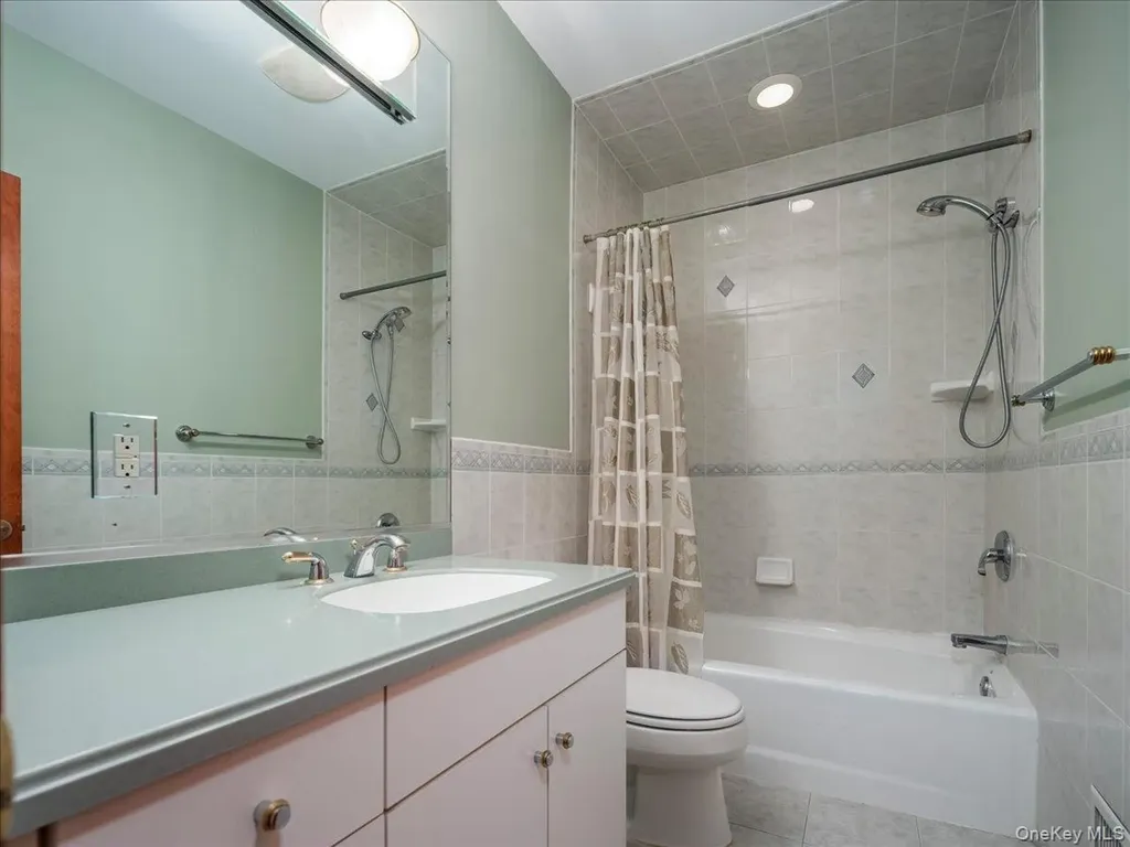 10 Rockingham Road Spring Valley NY 10977