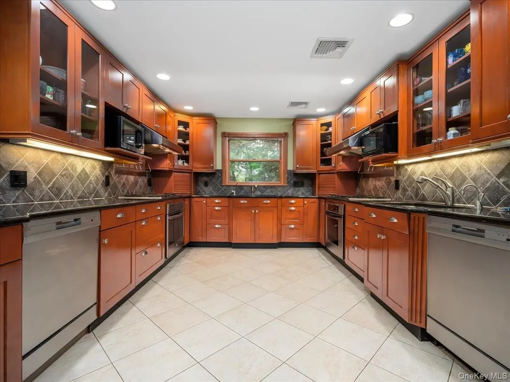 10 Rockingham Road Spring Valley NY 10977